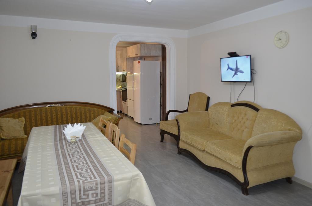 Guest House Gogia Zhabeshi Buitenkant foto